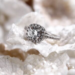 Sinver Ring With Stone In The Middle